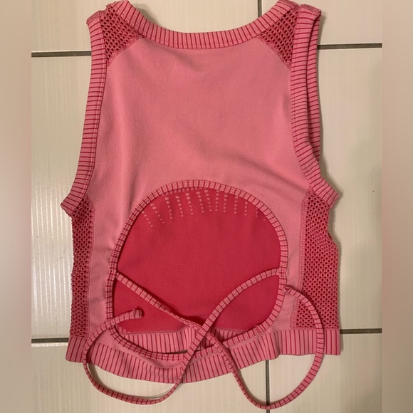 URBAN OUTFITTERS IETS FRANS MESH TOP - Picture 2 of 2